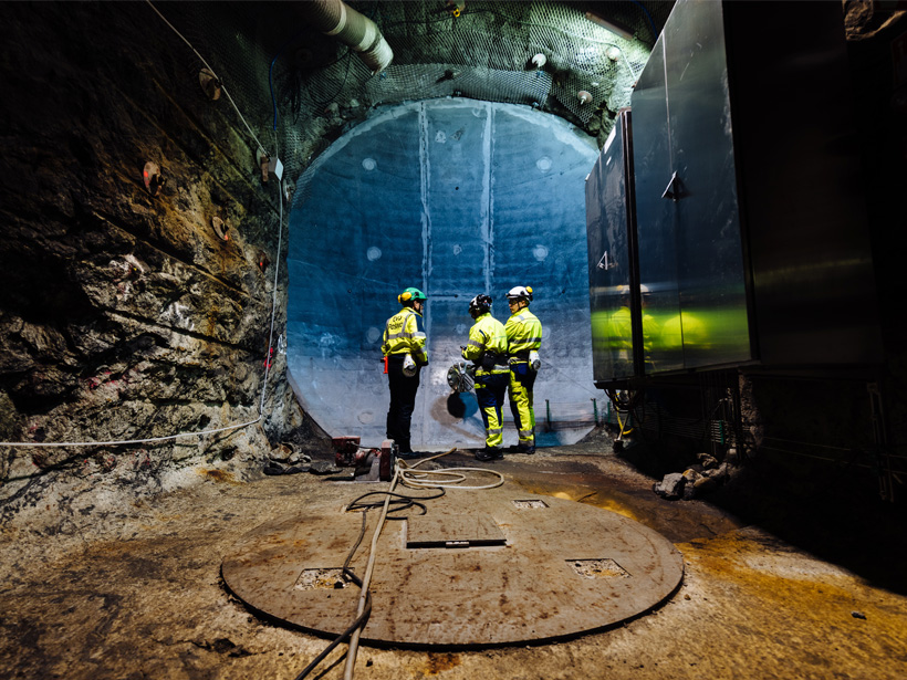 Työntekijöitä Onkalossa Eurajoella.