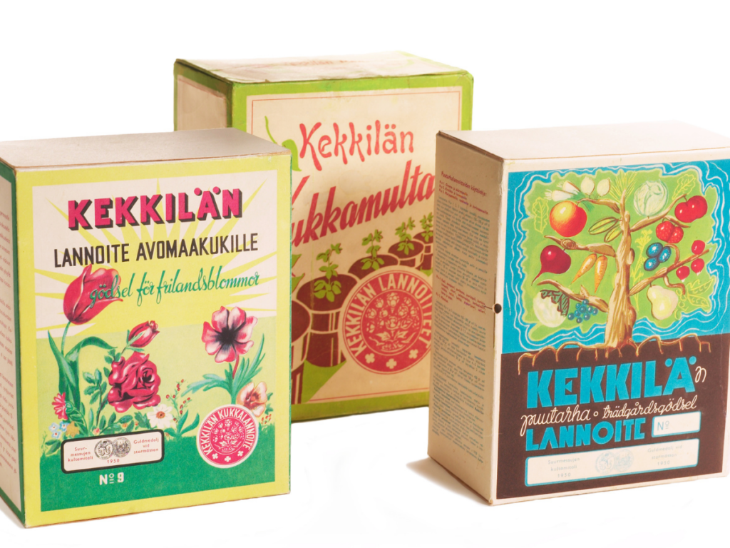 Kolme värikästä vanhanaikaista pakkausta. Kekkilän lannoitteita avomaan kukille ja puutarhan hedelmäpuille, marjoille ja juureksille.